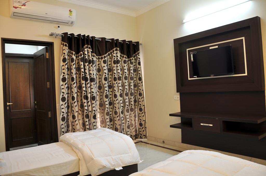 Mohini Home Stay آغْرا المظهر الخارجي الصورة