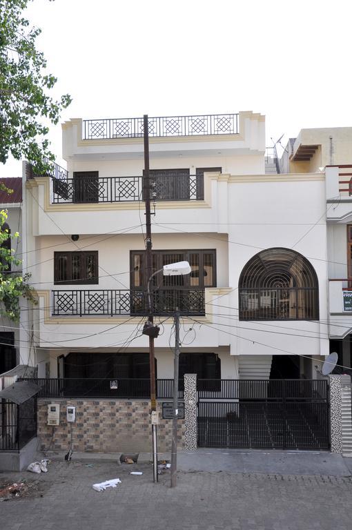 Mohini Home Stay آغْرا المظهر الخارجي الصورة