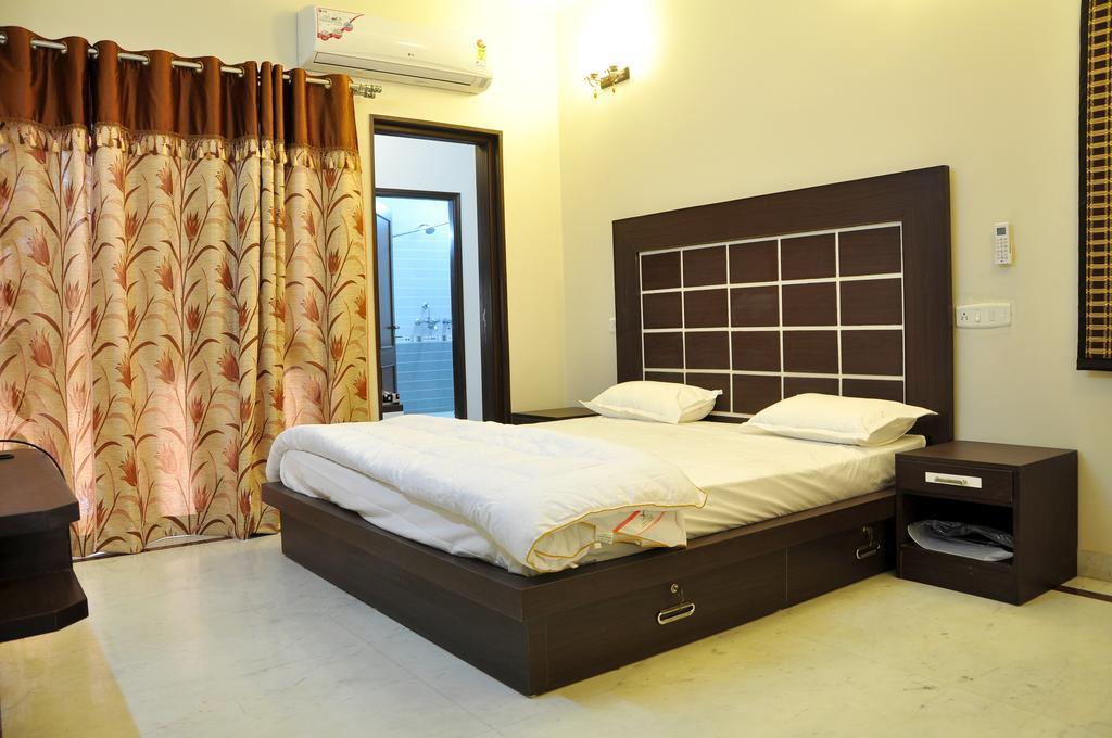Mohini Home Stay آغْرا الغرفة الصورة