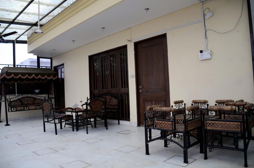 Mohini Home Stay آغْرا المظهر الخارجي الصورة